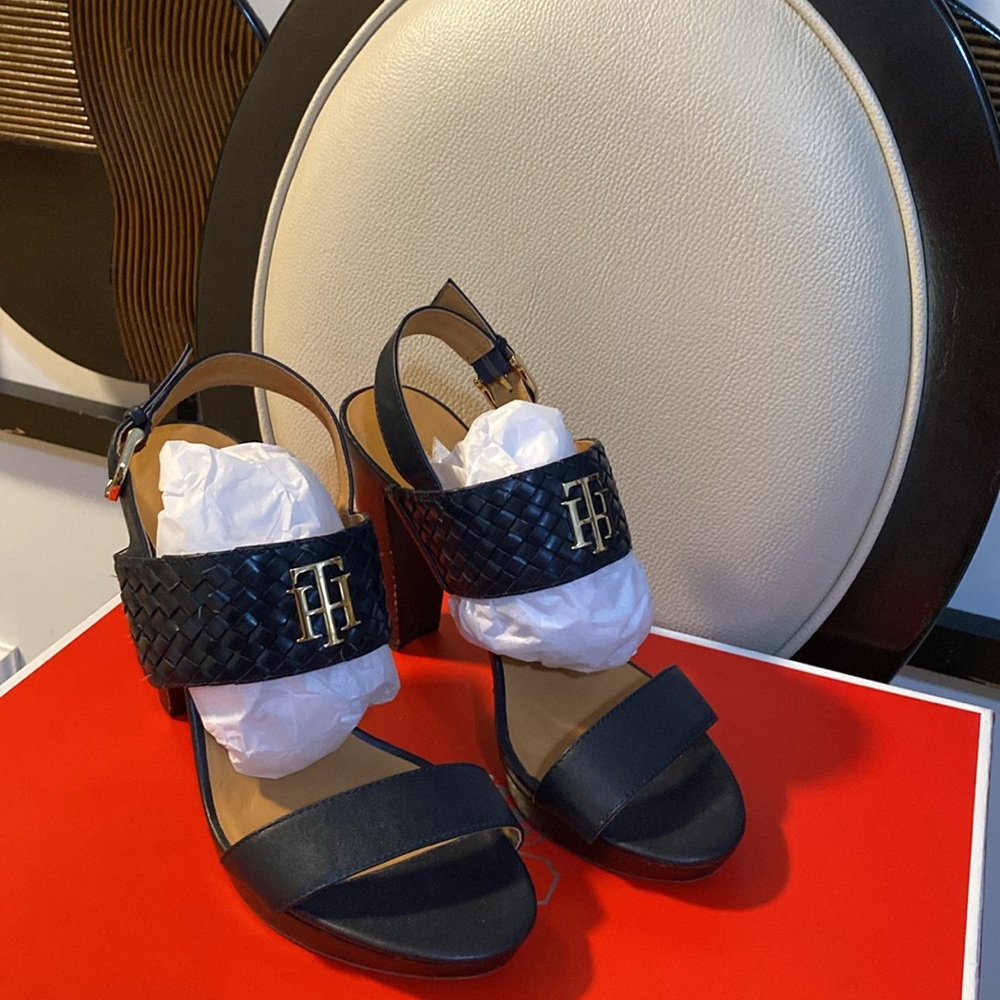 Tommy Hilfiger shoes used in good condition